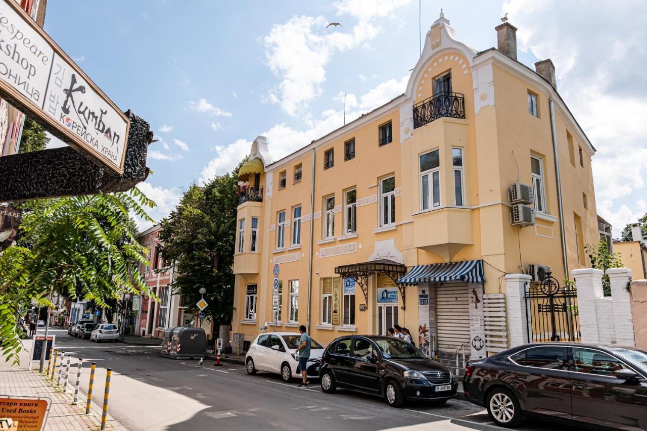 Aristocratic 2Bdrm Central Apartment Warna Exterior foto
