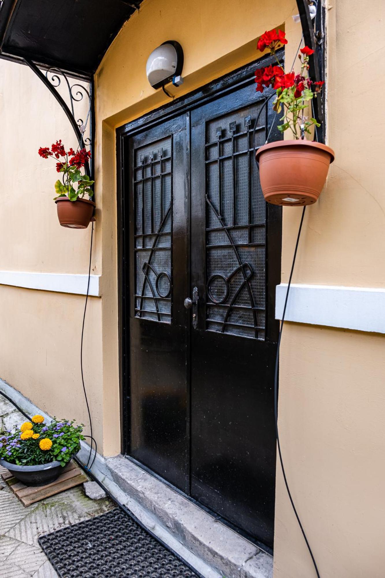 Aristocratic 2Bdrm Central Apartment Warna Exterior foto
